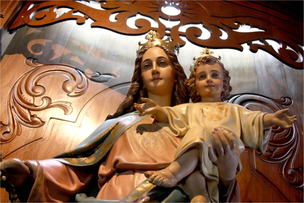 Oración a María Auxiliadora: Invoca Su Bendición con esta Poderosa Oración 1 Oración a María Auxiliadora: Invoca Su Bendición con esta Poderosa Oración