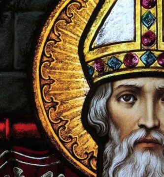 Oración a San Patricio: Oraciones para Invocar Su Bendición y Protección